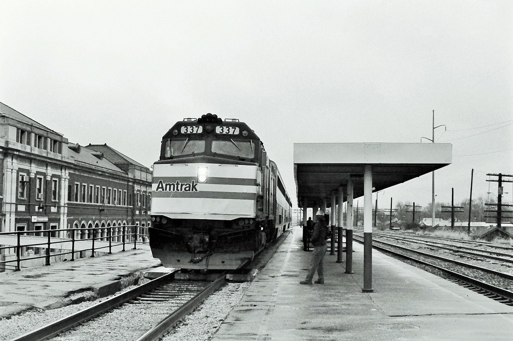 Amtrak 337 